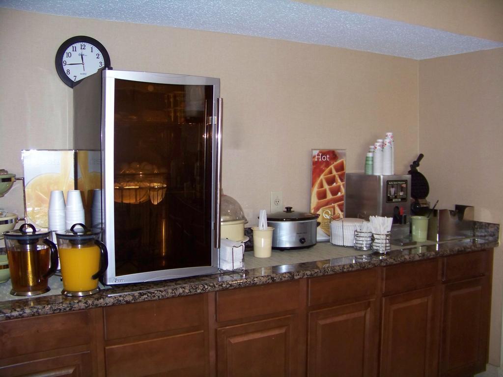 Quality Inn Huntersville near Lake Norman Eksteriør bilde