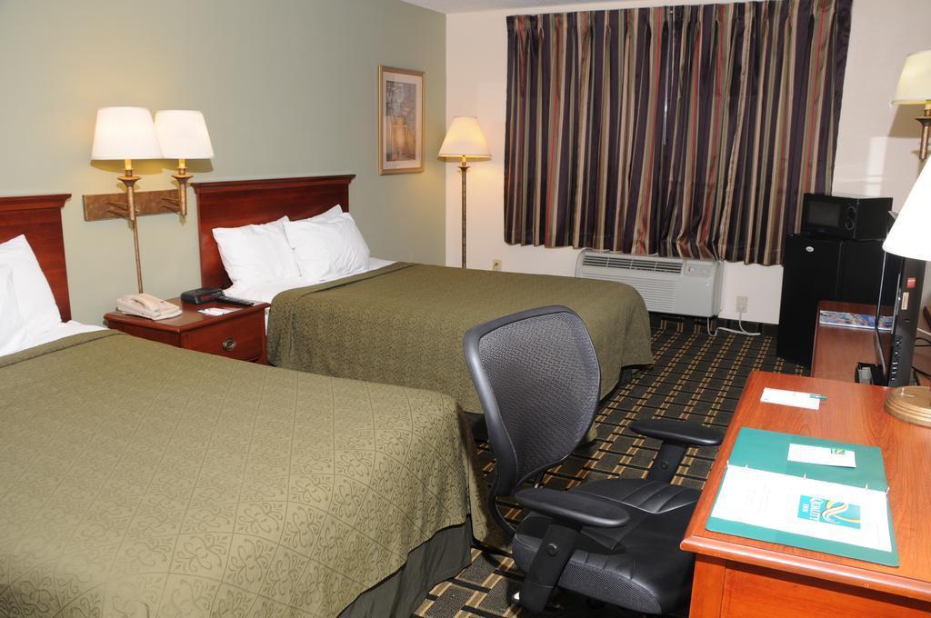 Quality Inn Huntersville near Lake Norman Eksteriør bilde