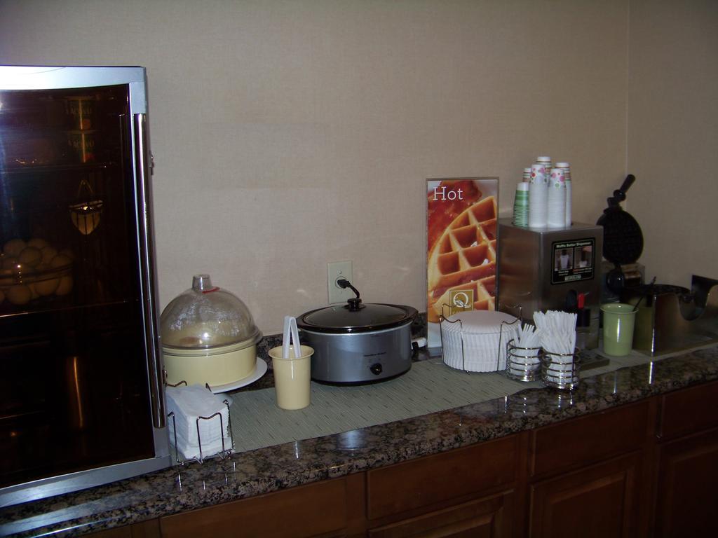 Quality Inn Huntersville near Lake Norman Eksteriør bilde