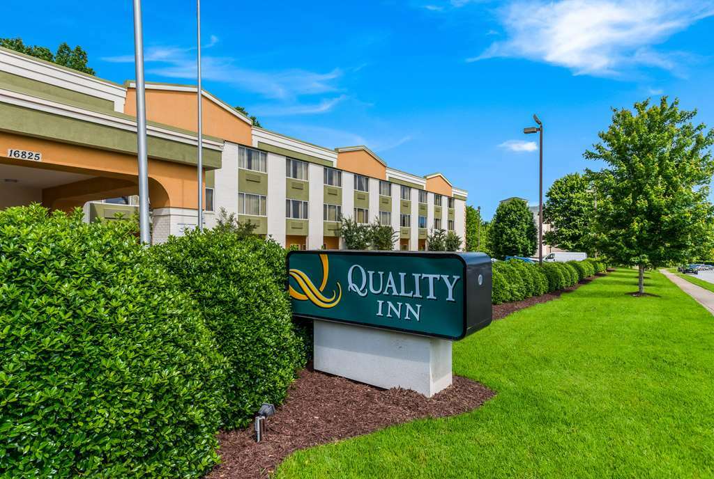 Quality Inn Huntersville near Lake Norman Eksteriør bilde